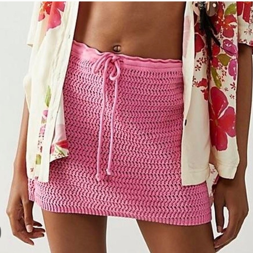 NWT FP BEACH Brandi pink Crochet Mini Skirt Size Small NWT